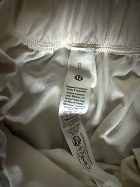 Lululemon White Active Full Length Pants- XS